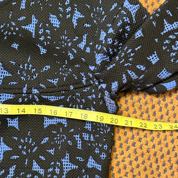 Carlisle Women's Black and Blue Patterned Blazer - Picture 2 of 7